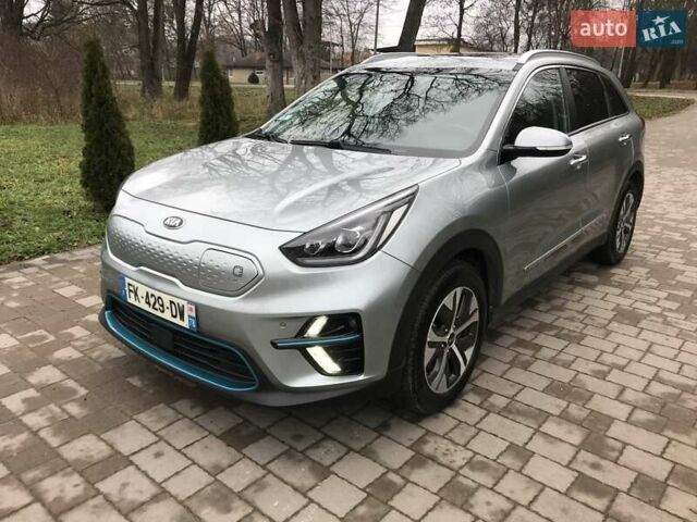 Серый Киа Niro, объемом двигателя 0 л и пробегом 100 тыс. км за 18750 $, фото 1 на Automoto.ua