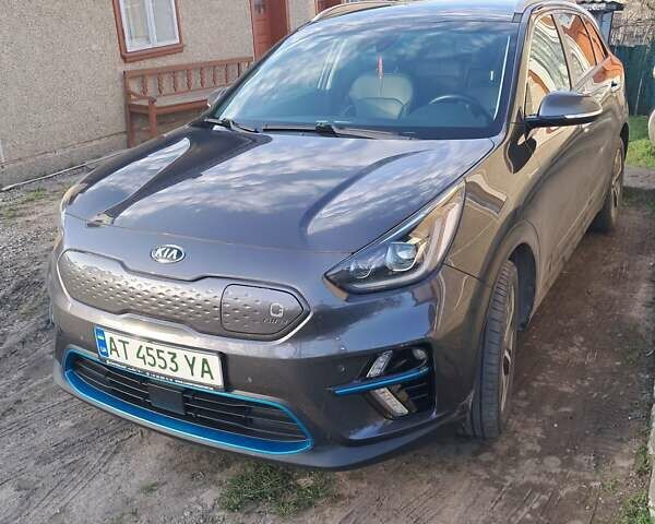 Серый Киа Niro, объемом двигателя 0 л и пробегом 159 тыс. км за 18200 $, фото 1 на Automoto.ua