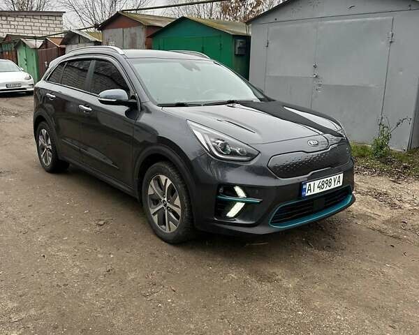 Серый Киа Niro, объемом двигателя 0 л и пробегом 179 тыс. км за 15800 $, фото 1 на Automoto.ua