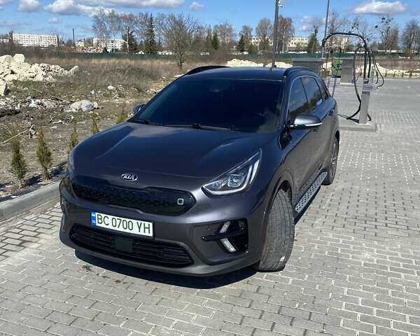 Сірий Кіа Niro, об'ємом двигуна 0 л та пробігом 120 тис. км за 21500 $, фото 1 на Automoto.ua