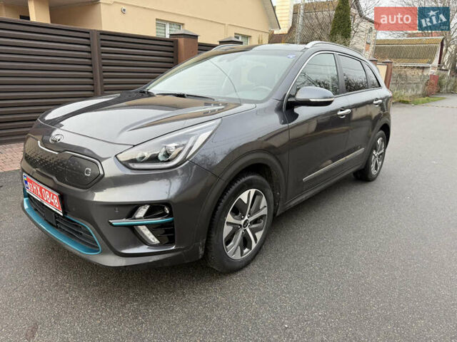 Серый Киа Niro, объемом двигателя 0 л и пробегом 80 тыс. км за 19999 $, фото 1 на Automoto.ua
