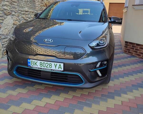 Серый Киа Niro, объемом двигателя 0 л и пробегом 49 тыс. км за 23000 $, фото 1 на Automoto.ua