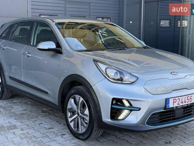 Кіа Niro 2020 у Чернівцях на Automoto.ua Сірий Кіа Niro, об'ємом двигуна 0 л та пробігом 12 тис. км за 19100 $, фото 1 на Automoto.ua