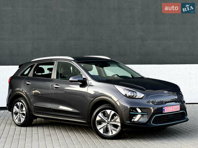 Серый Киа Niro, объемом двигателя 0 л и пробегом 122 тыс. км за 18500 $, фото 1 на Automoto.ua