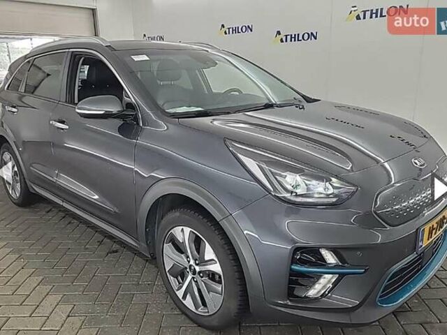 Серый Киа Niro, объемом двигателя 0 л и пробегом 125 тыс. км за 19250 $, фото 1 на Automoto.ua