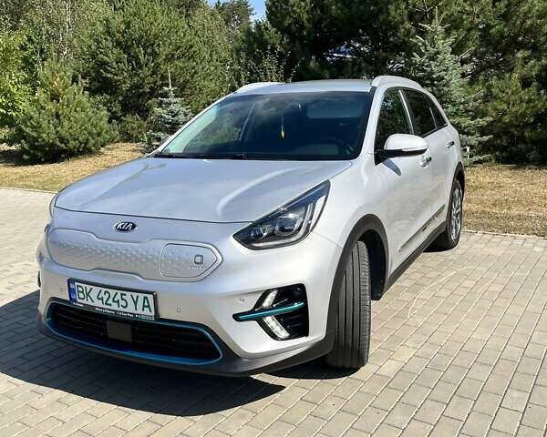 Киа Niro 2020 в Костополе на Automoto.ua Серый Киа Niro, объемом двигателя 0 л и пробегом 113 тыс. км за 18888 $, фото 1 на Automoto.ua