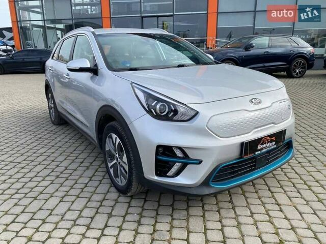 Серый Киа Niro, объемом двигателя 0 л и пробегом 82 тыс. км за 19600 $, фото 1 на Automoto.ua