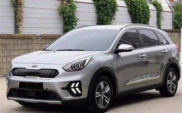 Серый Киа Niro, объемом двигателя 0 л и пробегом 44 тыс. км за 17500 $, фото 1 на Automoto.ua