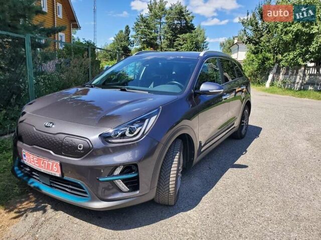 Кіа Niro 2020 у Києві на Automoto.ua Сірий Кіа Niro, об'ємом двигуна 0 л та пробігом 58 тис. км за 24000 $, фото 1 на Automoto.ua