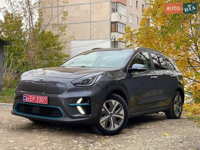 Киа Niro 2020 в Тернополе на Automoto.ua Серый Киа Niro, объемом двигателя 0 л и пробегом 149 тыс. км за 18800 $, фото 1 на Automoto.ua