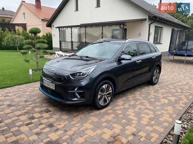 Серый Киа Niro, объемом двигателя 0 л и пробегом 117 тыс. км за 20470 $, фото 1 на Automoto.ua