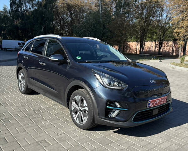 Серый Киа Niro, объемом двигателя 0 л и пробегом 61 тыс. км за 19700 $, фото 1 на Automoto.ua