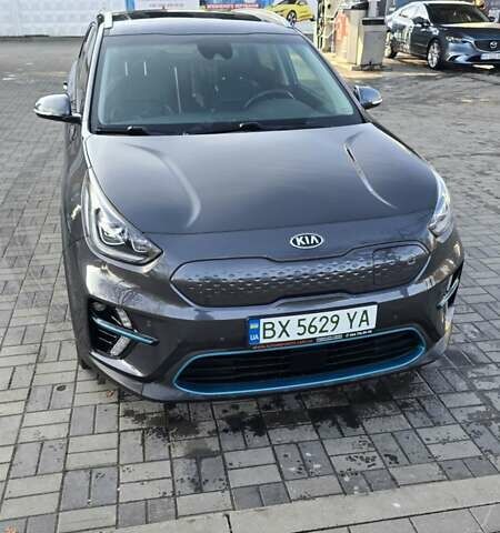 Серый Киа Niro, объемом двигателя 0 л и пробегом 83 тыс. км за 25100 $, фото 1 на Automoto.ua