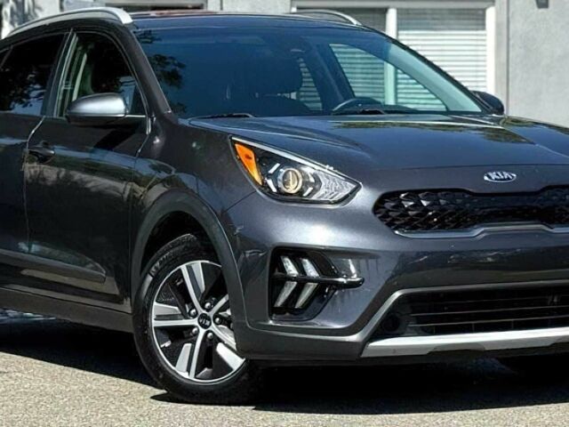 Серый Киа Niro, объемом двигателя 1.6 л и пробегом 38 тыс. км за 18400 $, фото 1 на Automoto.ua