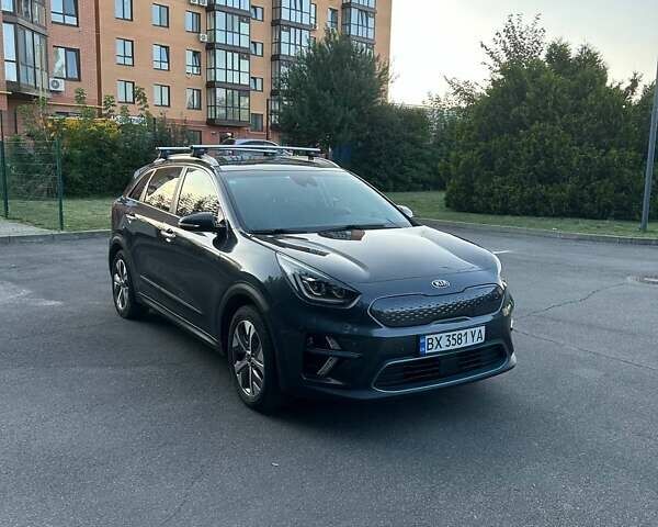Серый Киа Niro, объемом двигателя 0 л и пробегом 160 тыс. км за 19200 $, фото 1 на Automoto.ua