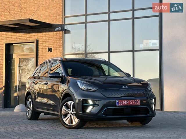 Серый Киа Niro, объемом двигателя 0 л и пробегом 74 тыс. км за 18200 $, фото 1 на Automoto.ua