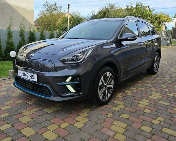 Сірий Кіа Niro, об'ємом двигуна 0 л та пробігом 136 тис. км за 19200 $, фото 1 на Automoto.ua