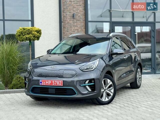 Серый Киа Niro, объемом двигателя 0 л и пробегом 150 тыс. км за 18500 $, фото 1 на Automoto.ua