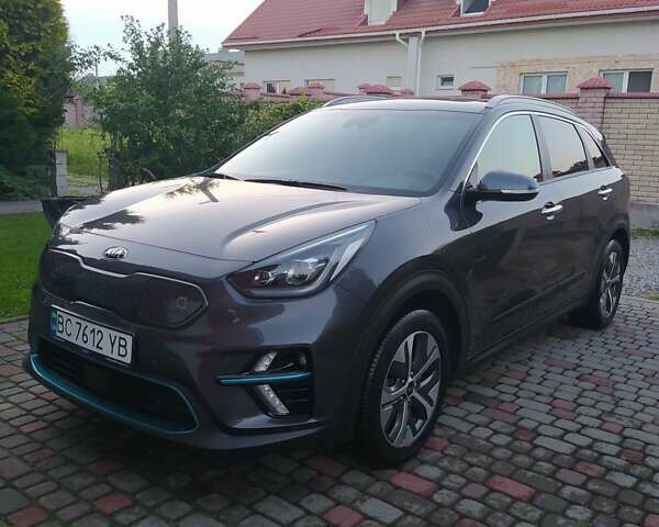 Серый Киа Niro, объемом двигателя 0 л и пробегом 113 тыс. км за 21200 $, фото 1 на Automoto.ua