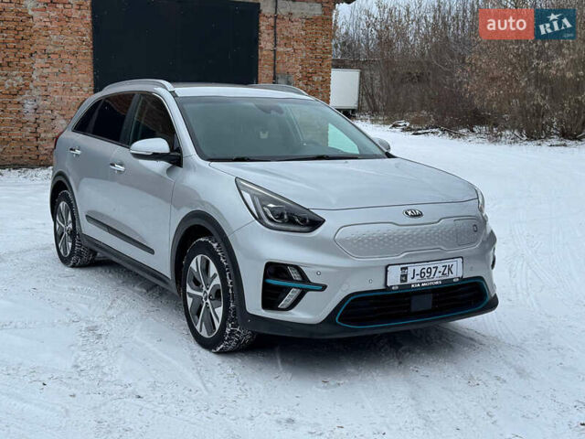 Серый Киа Niro, объемом двигателя 0 л и пробегом 154 тыс. км за 18300 $, фото 1 на Automoto.ua