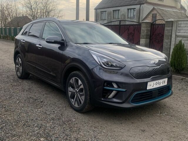 Серый Киа Niro, объемом двигателя 0 л и пробегом 139 тыс. км за 18800 $, фото 1 на Automoto.ua