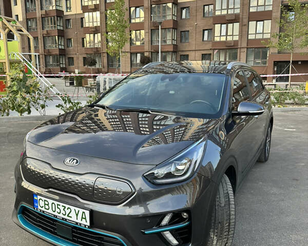 Серый Киа Niro, объемом двигателя 0 л и пробегом 93 тыс. км за 22500 $, фото 1 на Automoto.ua