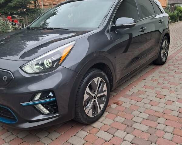 Серый Киа Niro, объемом двигателя 0 л и пробегом 89 тыс. км за 20500 $, фото 1 на Automoto.ua