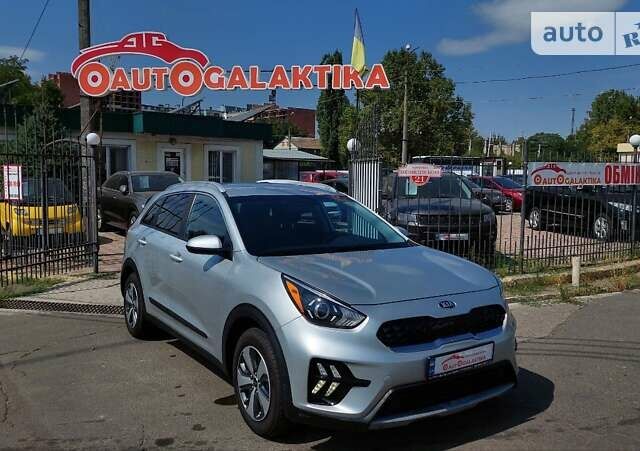 Серый Киа Niro, объемом двигателя 1.6 л и пробегом 4 тыс. км за 20799 $, фото 1 на Automoto.ua