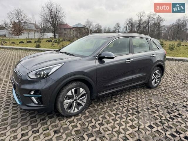 Сірий Кіа Niro, об'ємом двигуна 0 л та пробігом 150 тис. км за 17350 $, фото 1 на Automoto.ua