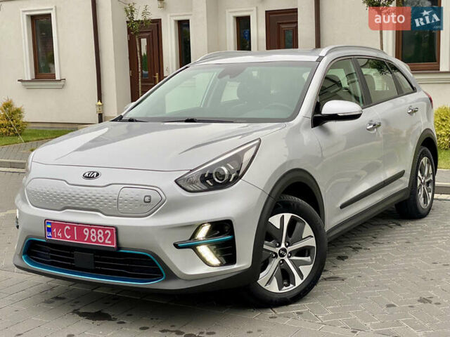 Сірий Кіа Niro, об'ємом двигуна 0 л та пробігом 63 тис. км за 20899 $, фото 1 на Automoto.ua