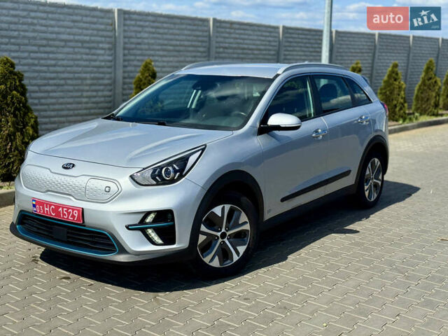 Серый Киа Niro, объемом двигателя 0 л и пробегом 131 тыс. км за 17599 $, фото 1 на Automoto.ua
