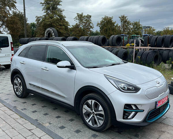 Серый Киа Niro, объемом двигателя 0 л и пробегом 91 тыс. км за 19500 $, фото 1 на Automoto.ua