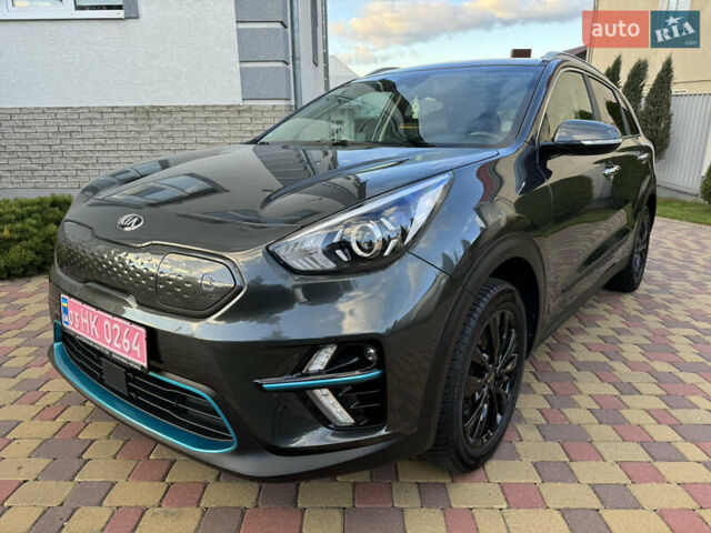 Серый Киа Niro, объемом двигателя 0 л и пробегом 117 тыс. км за 19300 $, фото 1 на Automoto.ua