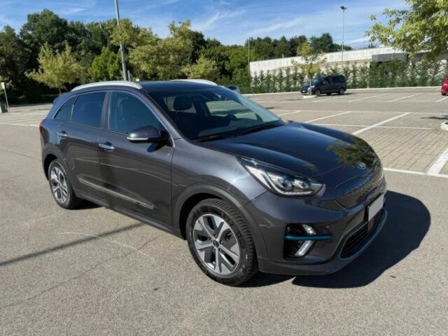 Серый Киа Niro, объемом двигателя 0 л и пробегом 31 тыс. км за 7200 $, фото 1 на Automoto.ua