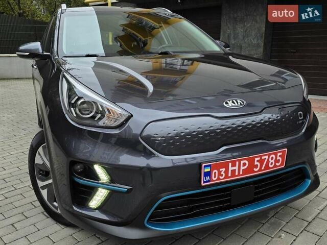 Серый Киа Niro, объемом двигателя 0 л и пробегом 153 тыс. км за 17950 $, фото 1 на Automoto.ua