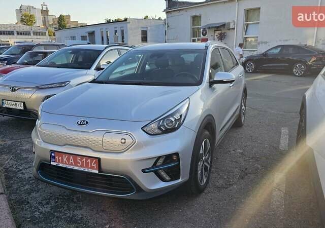 Серый Киа Niro, объемом двигателя 0 л и пробегом 40 тыс. км за 23300 $, фото 1 на Automoto.ua