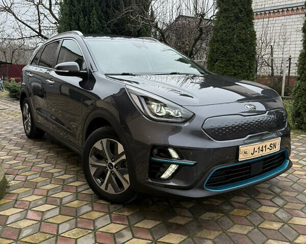 Сірий Кіа Niro, об'ємом двигуна 0 л та пробігом 50 тис. км за 22300 $, фото 1 на Automoto.ua
