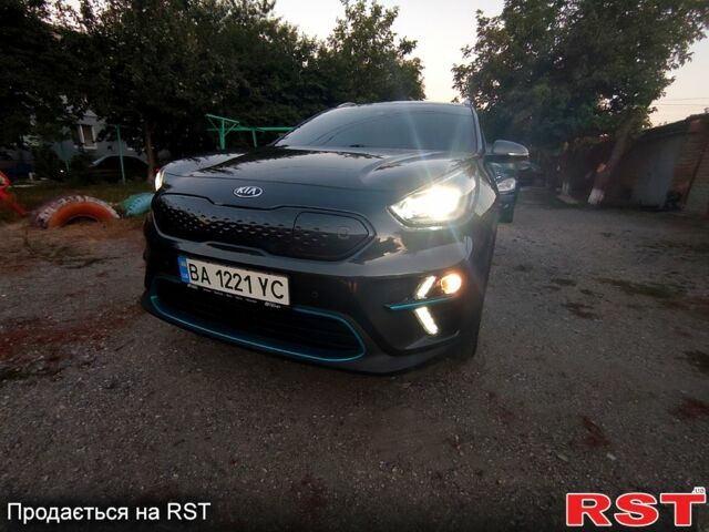 Серый Киа Niro, объемом двигателя 0 л и пробегом 72 тыс. км за 22000 $, фото 1 на Automoto.ua