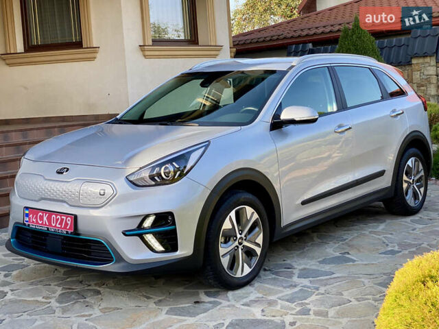 Серый Киа Niro, объемом двигателя 0 л и пробегом 59 тыс. км за 21299 $, фото 1 на Automoto.ua