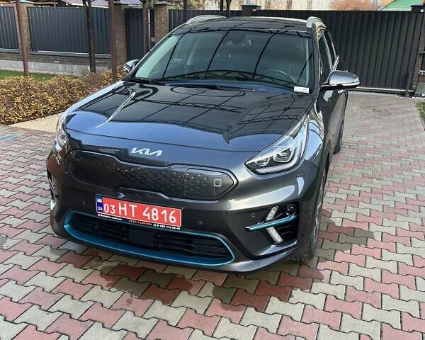 Серый Киа Niro, объемом двигателя 0 л и пробегом 106 тыс. км за 21700 $, фото 1 на Automoto.ua