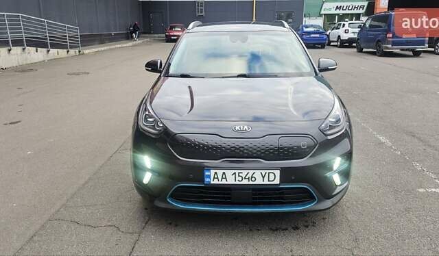 Киа Niro 2021 в Киеве на Automoto.ua Серый Киа Niro, объемом двигателя 0 л и пробегом 195 тыс. км за 16800 $, фото 1 на Automoto.ua