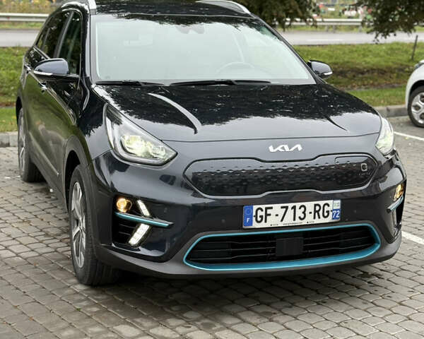 Серый Киа Niro, объемом двигателя 0 л и пробегом 93 тыс. км за 21500 $, фото 1 на Automoto.ua