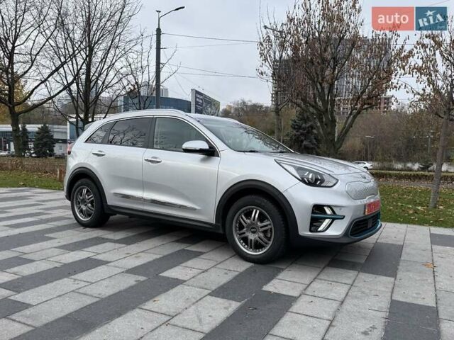 Сірий Кіа Niro, об'ємом двигуна 0 л та пробігом 101 тис. км за 19300 $, фото 1 на Automoto.ua