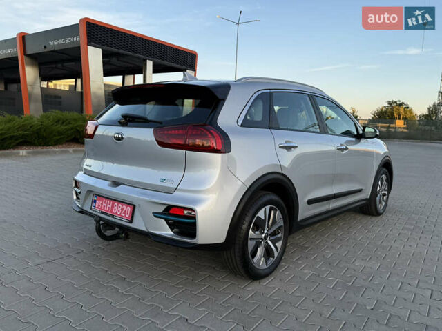Серый Киа Niro, объемом двигателя 0 л и пробегом 67 тыс. км за 18800 $, фото 1 на Automoto.ua