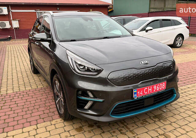 Серый Киа Niro, объемом двигателя 0 л и пробегом 88 тыс. км за 19700 $, фото 1 на Automoto.ua