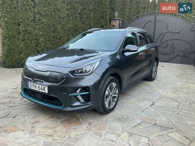 Серый Киа Niro, объемом двигателя 0 л и пробегом 82 тыс. км за 15999 $, фото 1 на Automoto.ua