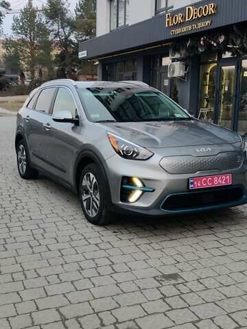 Серый Киа Niro, объемом двигателя 0 л и пробегом 117 тыс. км за 18400 $, фото 1 на Automoto.ua