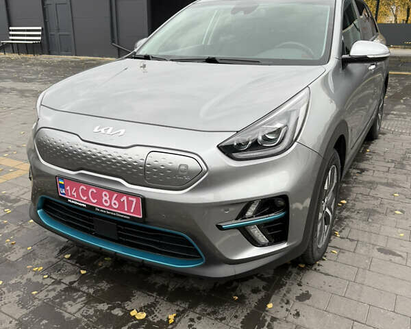 Серый Киа Niro, объемом двигателя 0 л и пробегом 37 тыс. км за 24400 $, фото 1 на Automoto.ua