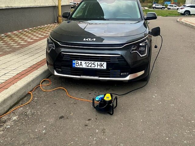 Серый Киа Niro, объемом двигателя 1.6 л и пробегом 14 тыс. км за 33000 $, фото 1 на Automoto.ua
