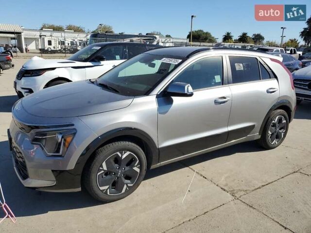 Серый Киа Niro, объемом двигателя 0 л и пробегом 160 тыс. км за 7000 $, фото 1 на Automoto.ua